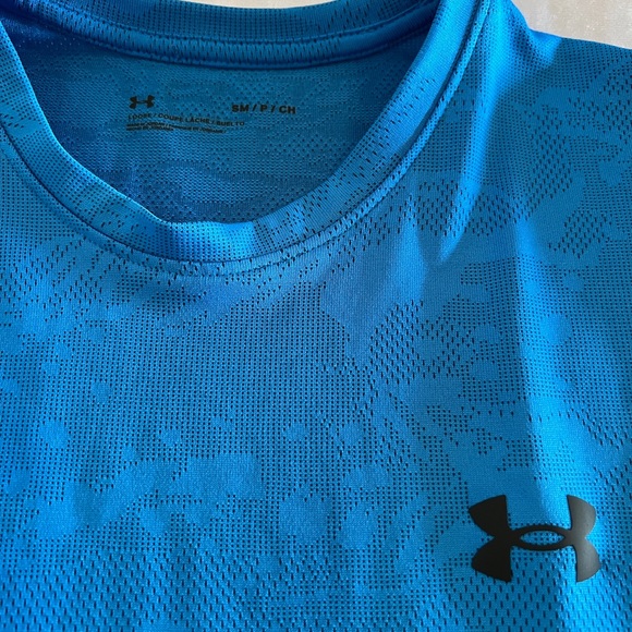 Under Armour Heatgear Loose Fit Shirt Mens Small Blue Camoufle Short Sleeve Logo - Picture 3 of 8
